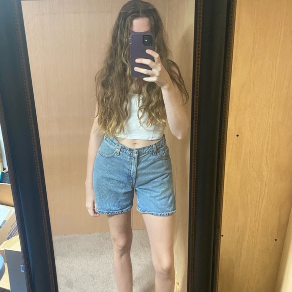 Vintage Levi Shorts - Picture 2 of 16